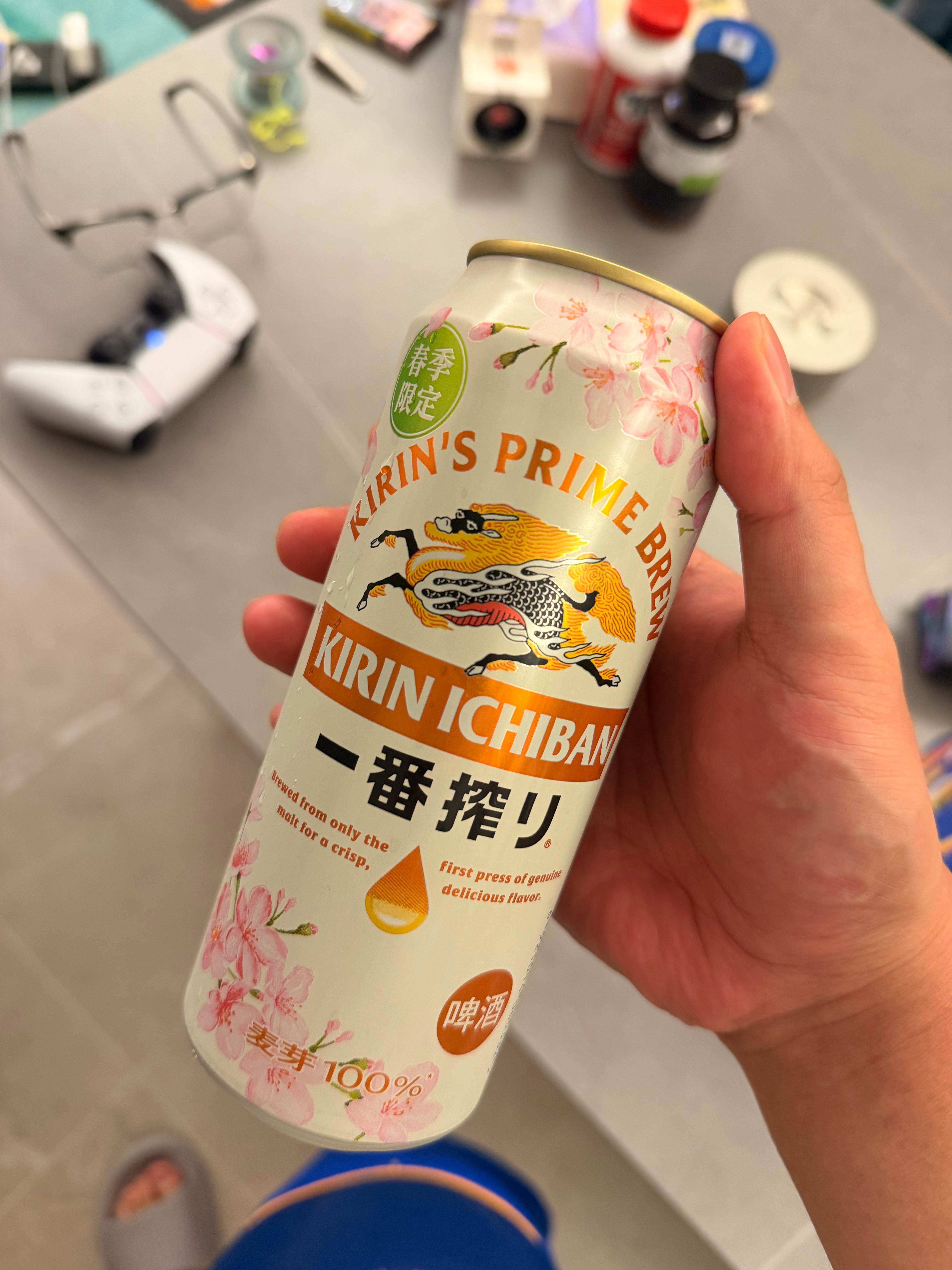 朝日和麒麟的春日限定味没什么区别，罐还是挺好看的 