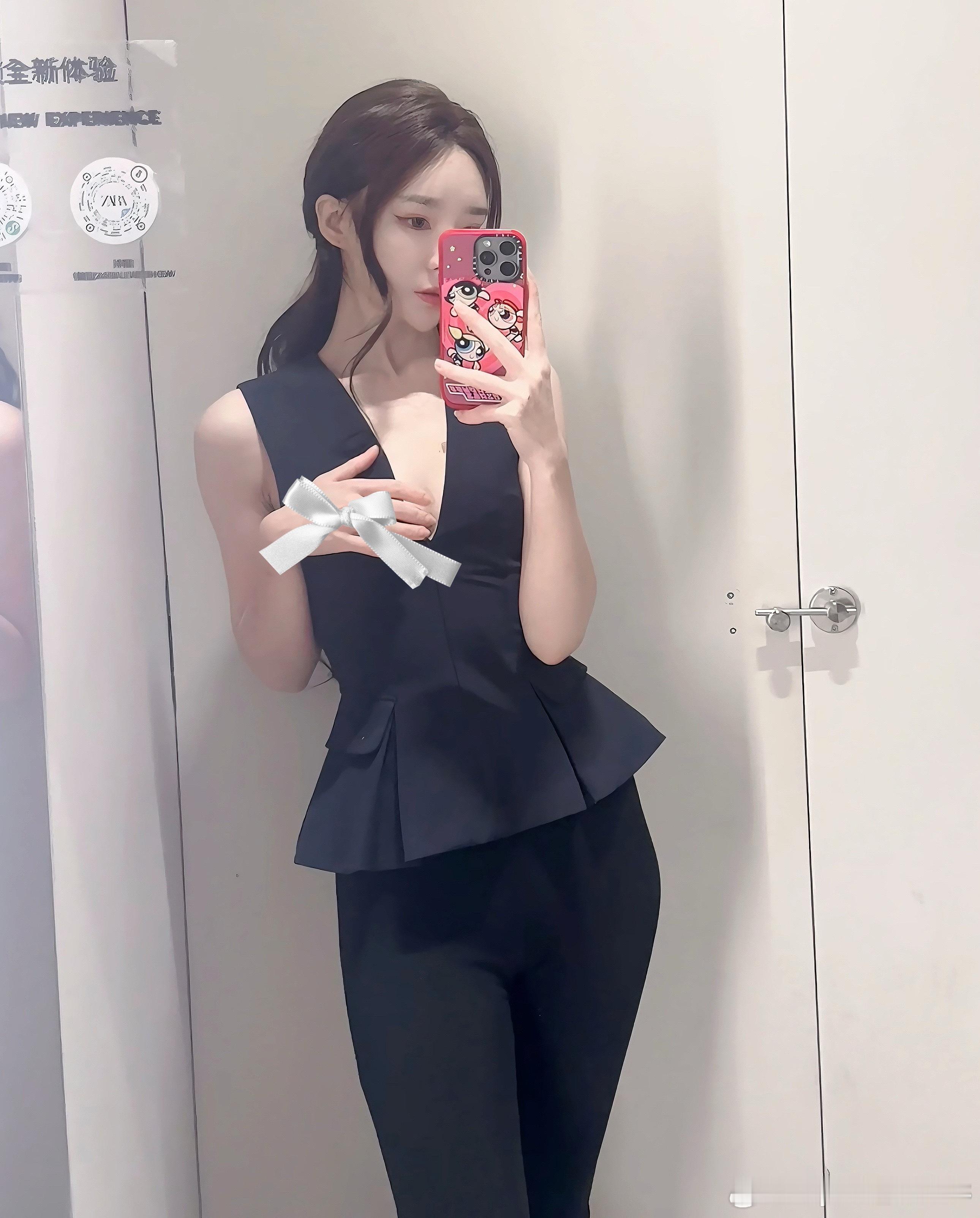 穿什么都像制服 ​​​
