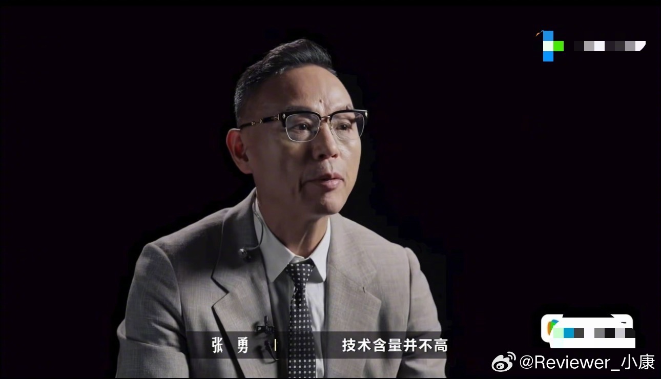 莫氏鸡煲上节目，这本来就是意料之外。最后新荣记创始人张勇点评是：“原材料好，但是
