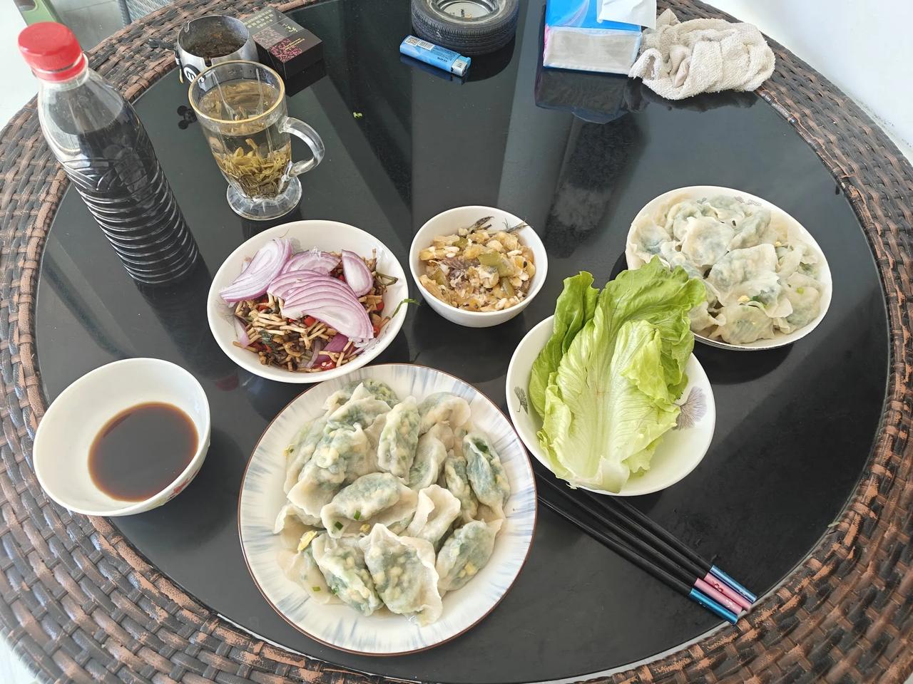 我这两天身体难受，没有下厨做饭。
都是刘妈做的。刘妈口重，我是咸一点也不能吃。刘