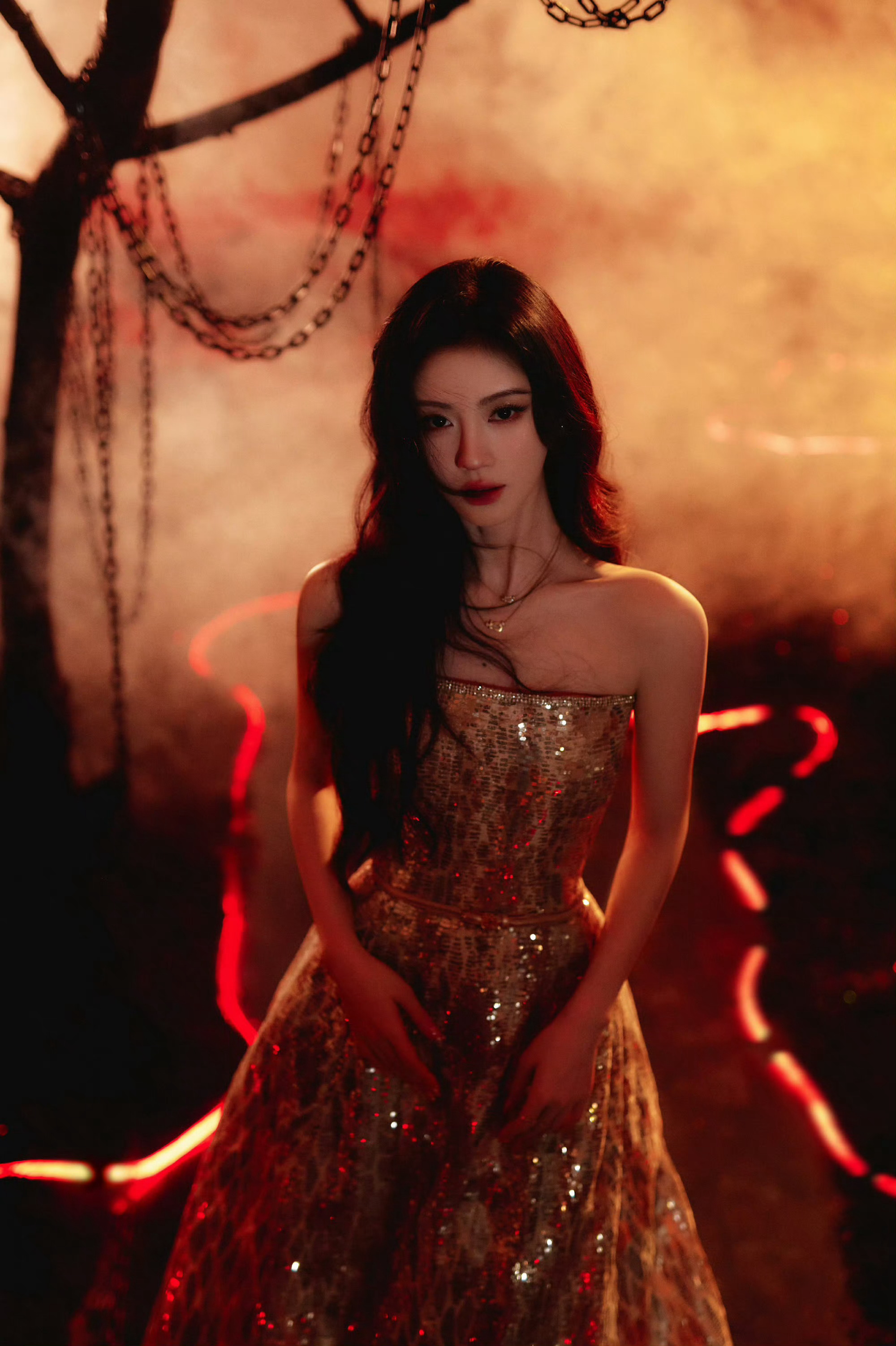 鞠婧祎鎏金抹胸礼服姐姐太美啦 ​​​