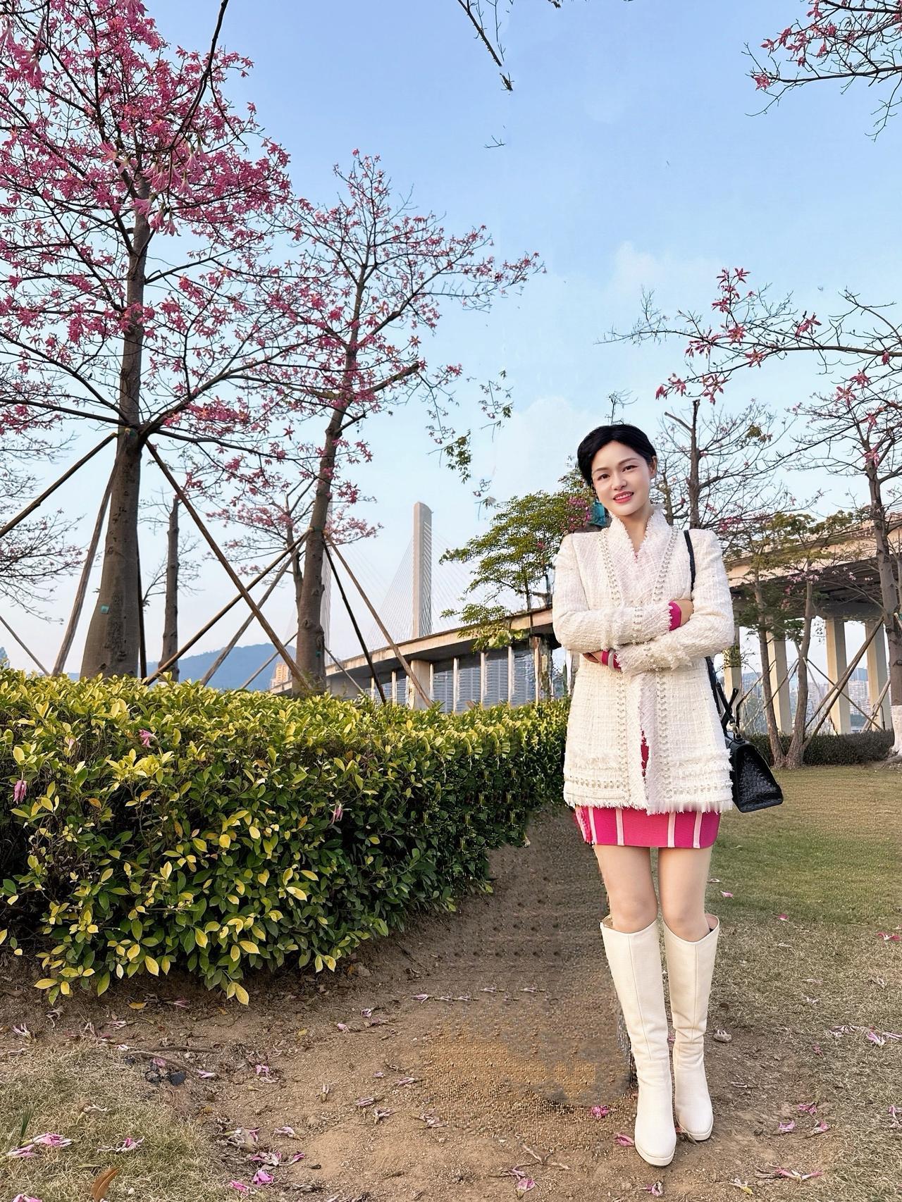 在不知不觉间，又过了四季，在每一个昨日今朝里，有人回望，那远去的光阴，有人期盼，