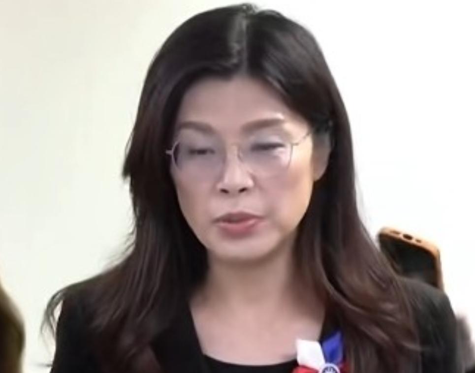 大陆不傻！台湾必须统一！

上台不久的台湾国民党主席耍的什么鬼把戏！刚开始还觉得