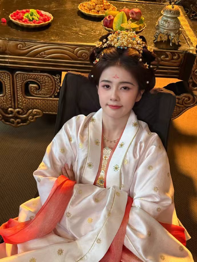 白鹿小粉团子白鹿李佩仪小粉团子 白鹿小粉团子，谁懂这个女官李佩仪的含金量啊，期待