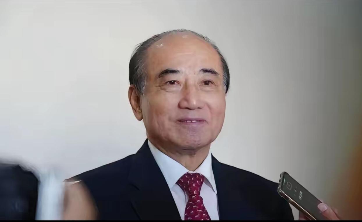 当下的台湾可以说群魔乱舞，台独势力愈加猖狂，连以前被认为是反“台独”硬汉的韩国瑜