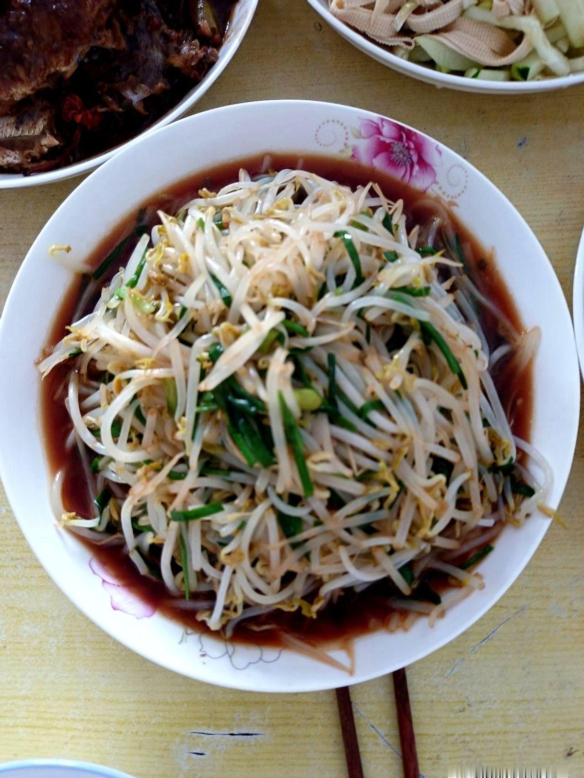 “十块一斤的前腿肉，值不值？”超市老板一句“今早自家猪”，网友@阿菜 当场破防：