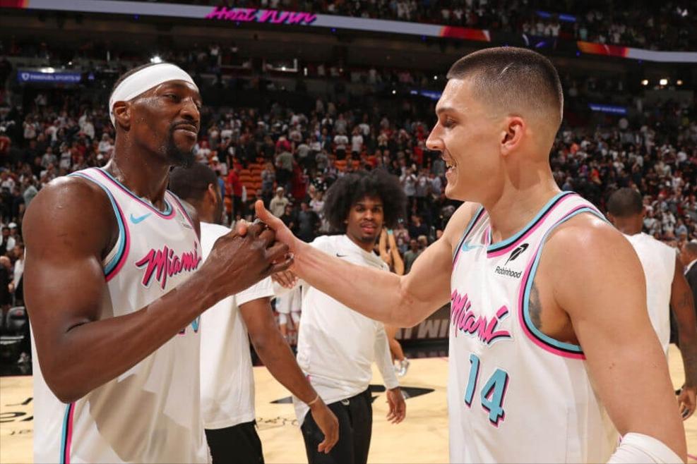 热火前队友冲突事件深度解析

NBA休赛期爆出令人震惊的消息：迈阿密热火队前队友