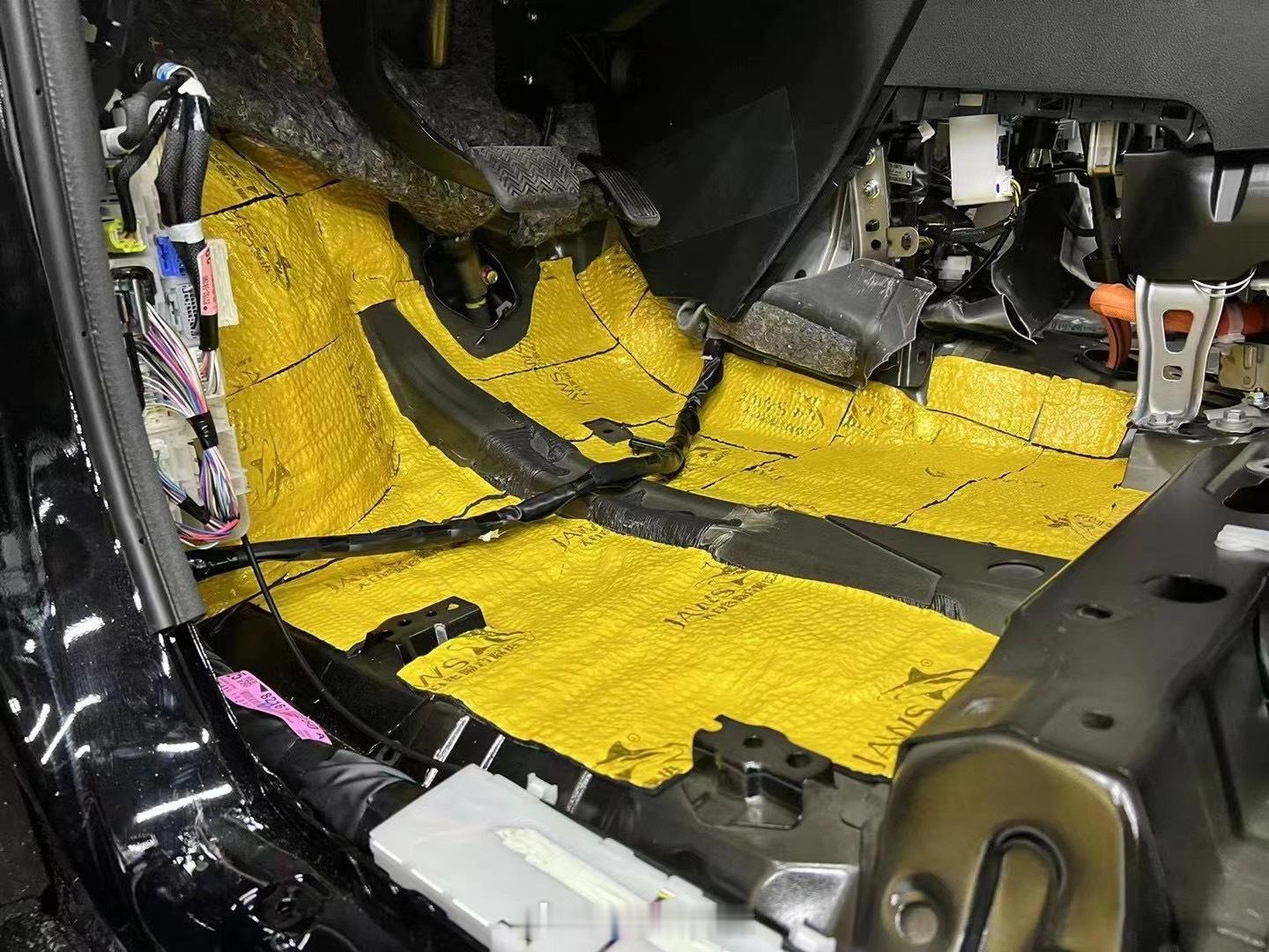 最近做了两台面包车隔音，你们看这活儿细不细 #埃尔法威尔法LM隔音# ​​​