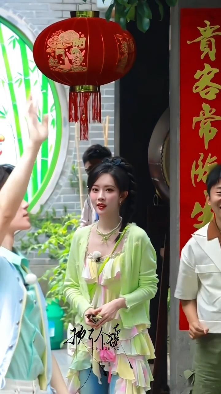 孟子义让张真源给粉丝脸颊比心孟子义提醒张真源脸颊比心奔跑吧 被这段互动暖到了，张