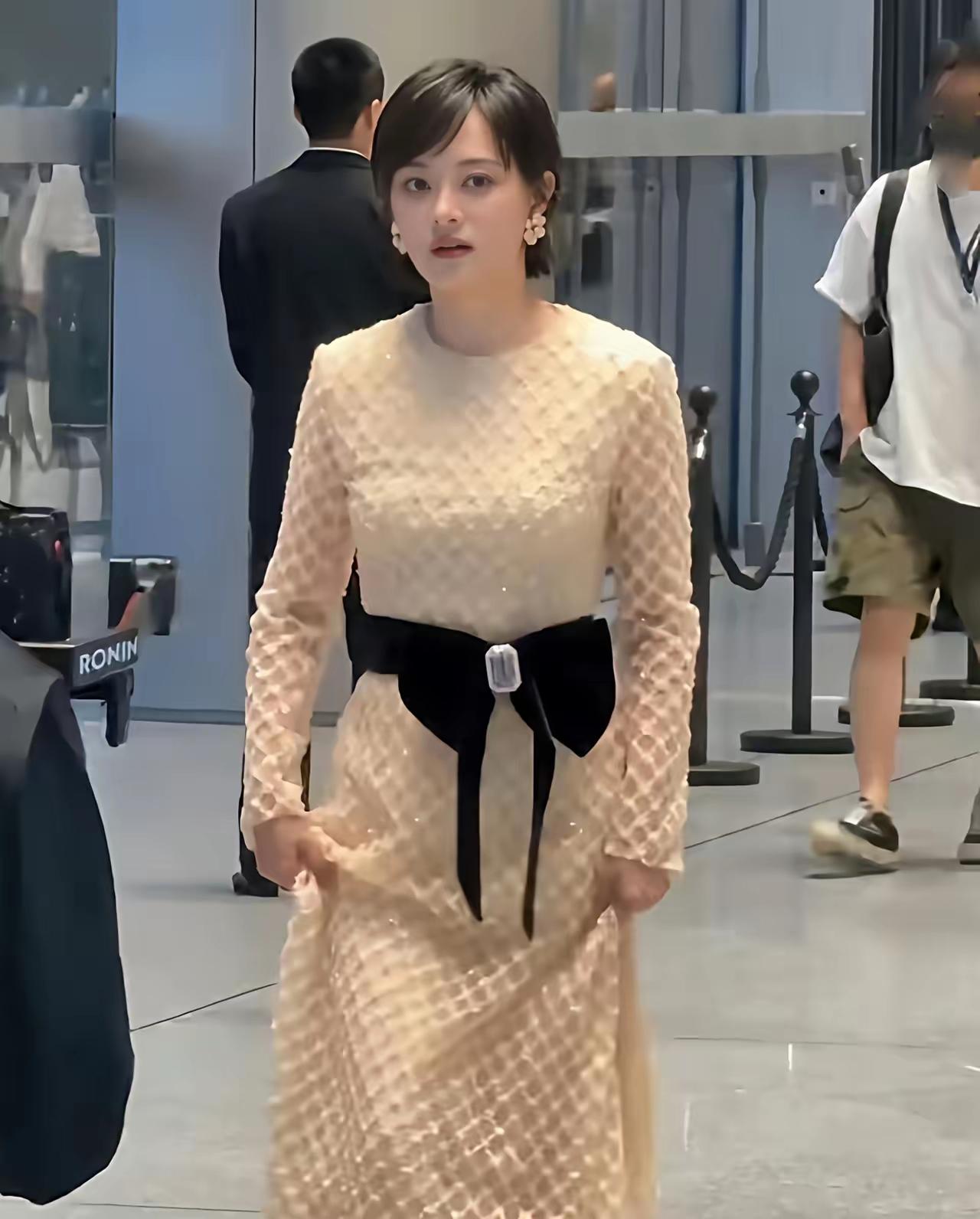 孙俪出场几乎没穿对一件适合她自己的衣服，她的团队是什么眼光呀！一言难尽！