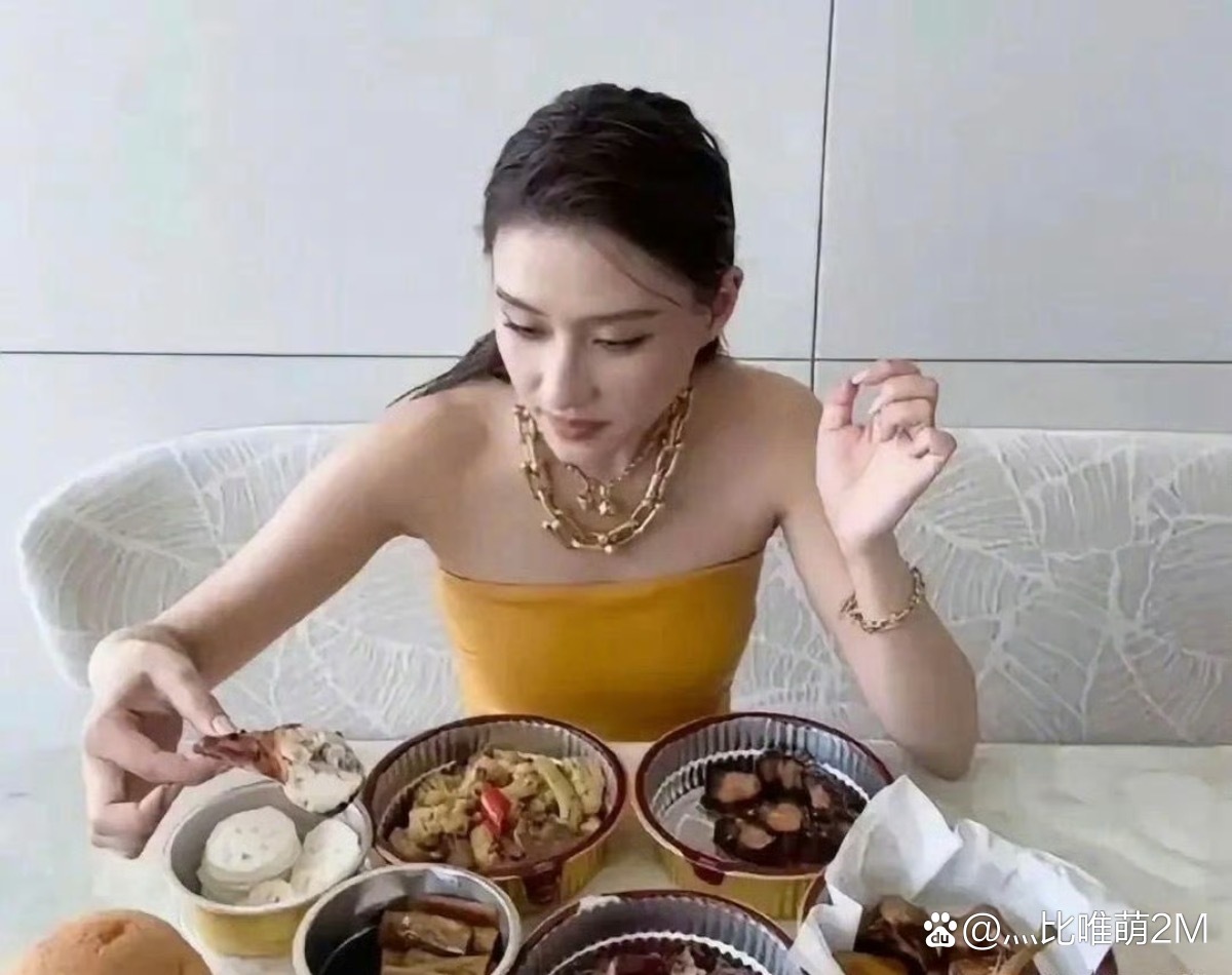 富二代何超莲的下午茶，贫穷限制想象了 