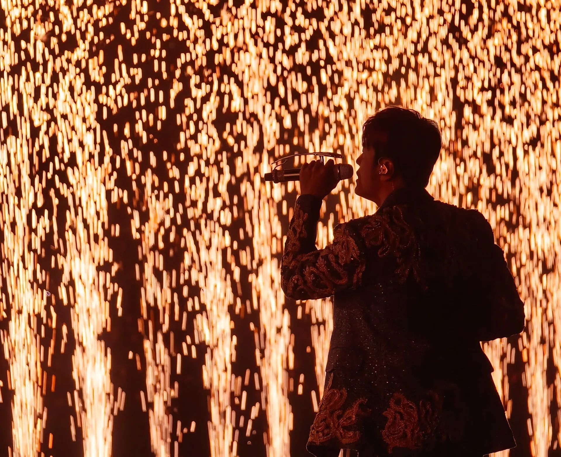 周杰伦更新动态：希望今晚不下雨 🙏🏻周杰伦JayChou[超话] ​​​