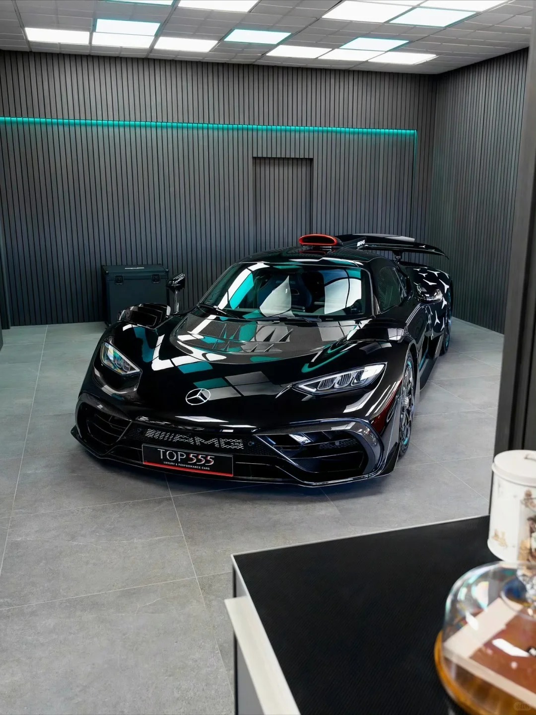 奔驰 AMG ONE Project One，这个光打的真是恰到好处[捂嘴哭]绝