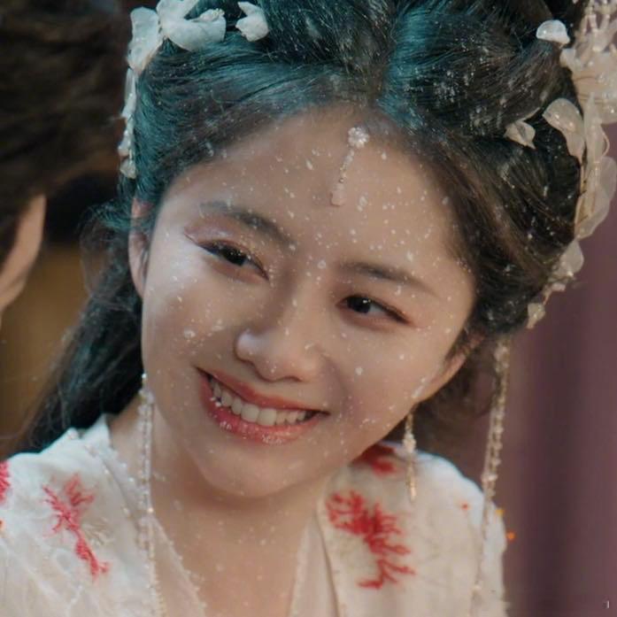 谭松韵 国产剧公主赛道来了位萌神真的被宁安公主萌到了🥹不是那种刻意装可爱，是一