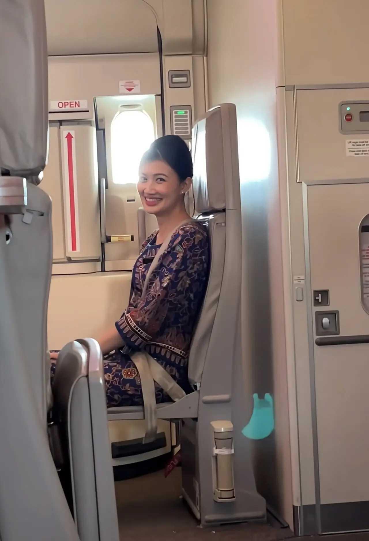 我要怎样才能要到她的微信 ​​​