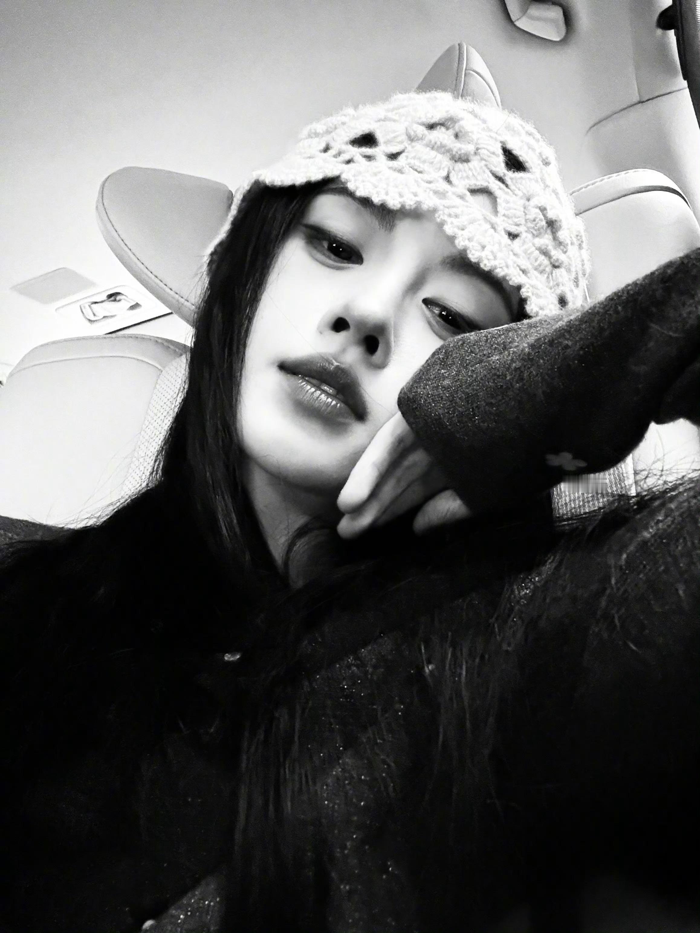 鞠婧祎微博营业🖤🖤🖤🖤 ​​​