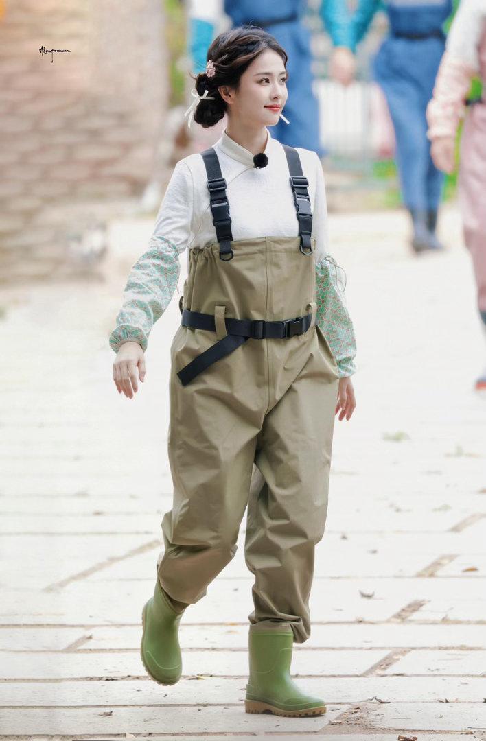 白鹿你果然没骗我奔跑吧14 时团和跑男团的碰撞，主打一个“初生牛犊不怕老姜”。轮