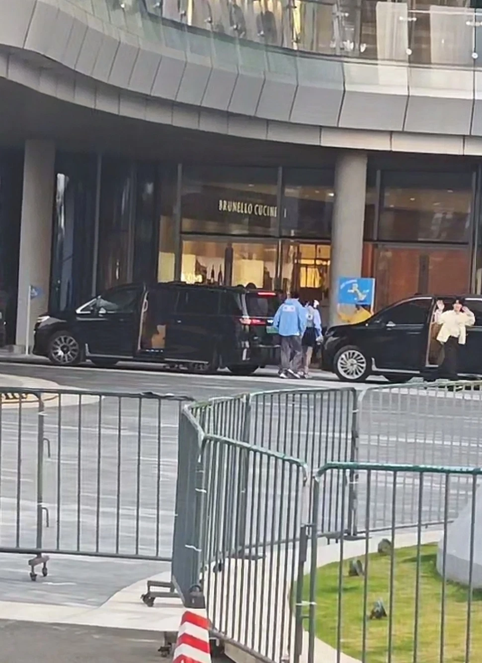 几个小时等待，虽然是鹿鹿背影