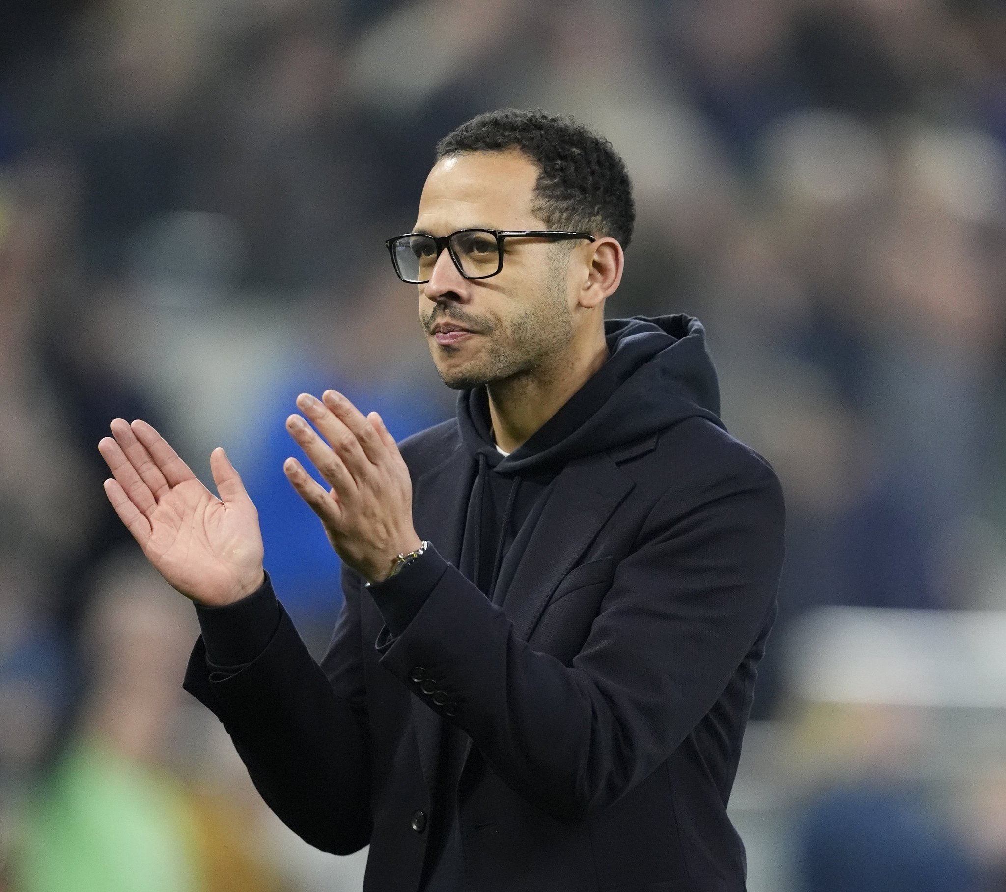 罗马诺：🚨⚠️上午一直在进行相关会议，现在又在切尔西再次召开会议，目的是就利亚