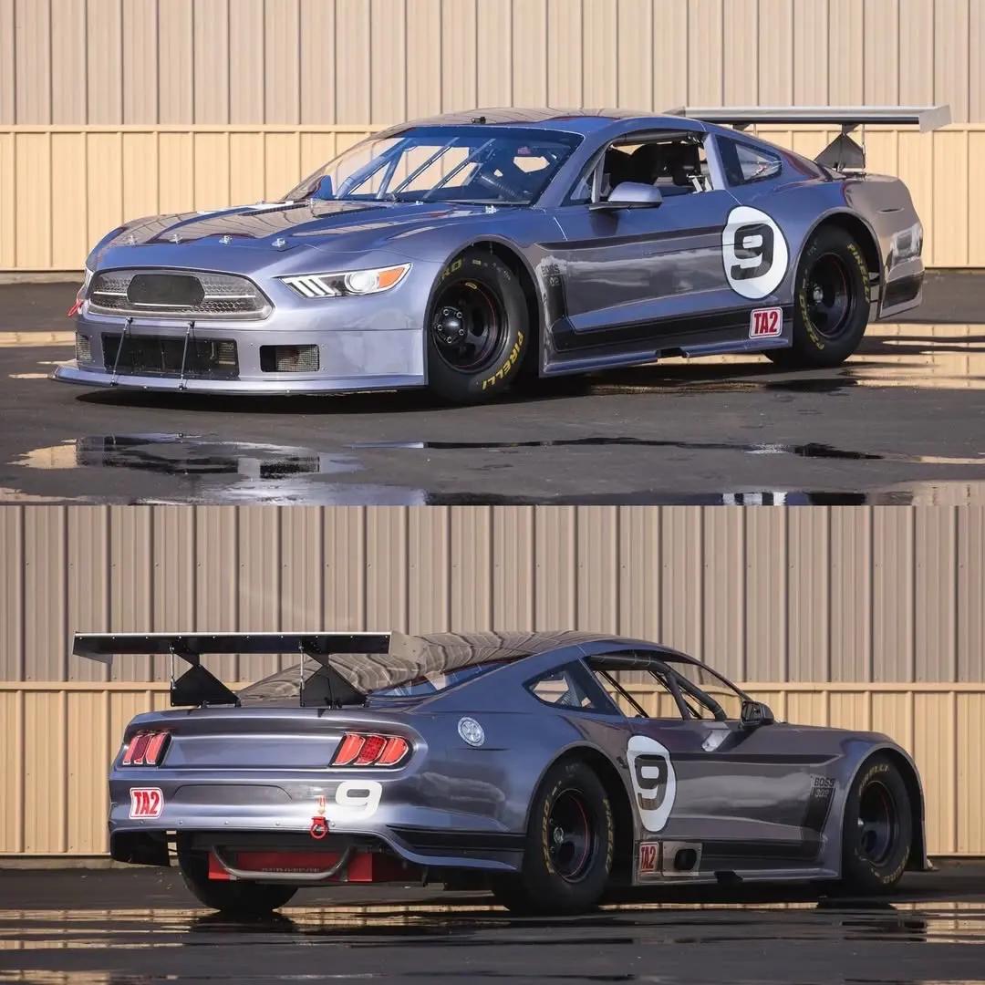 这台 Ford Mustang Trans Am TA2 赛道车由美国密歇根州 