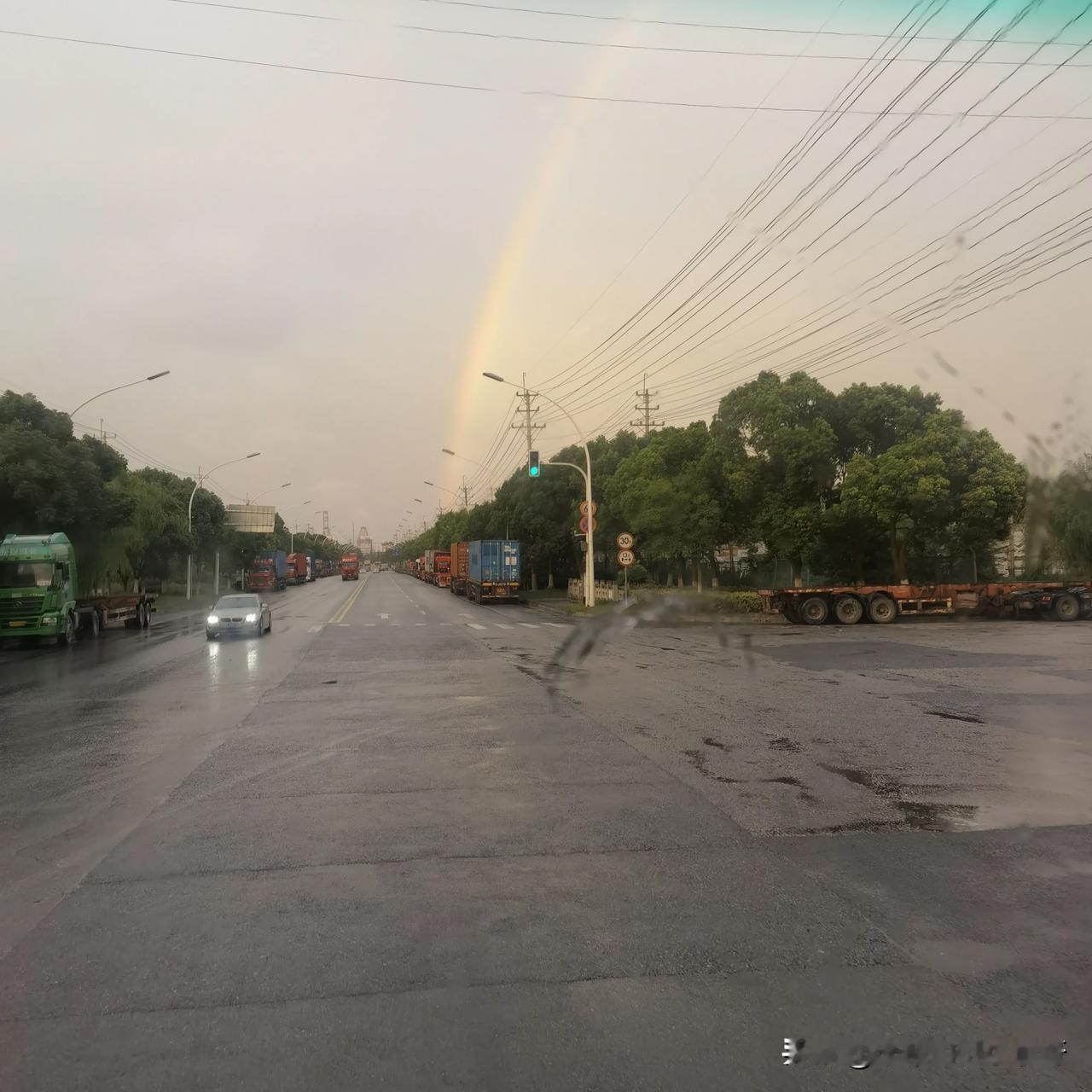 雨后彩虹