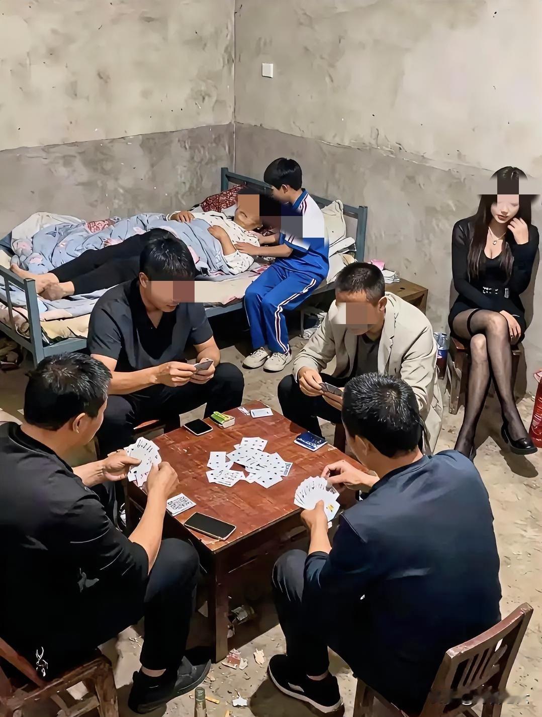 人生四大错误，摊上一件都让人难以翻身了：好赌的爸，生病的妈，上学的弟弟，懂事的她