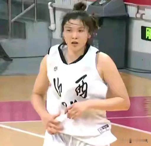 山西女篮33比105再负江苏女篮，全运会小组资格赛两连败，翟若云拿到10分！
今