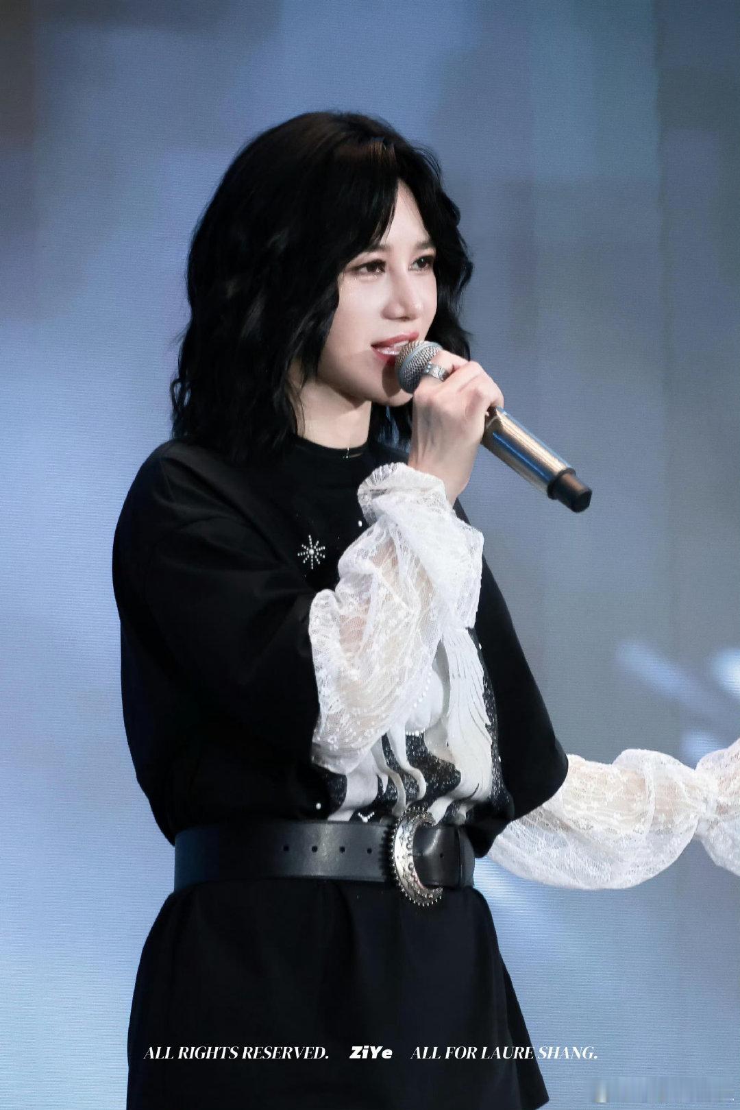 尚雯婕自己化妆原来尚雯婕这么会化妆妆容适配度超高，完美凸显她清冷又高级的独特气质