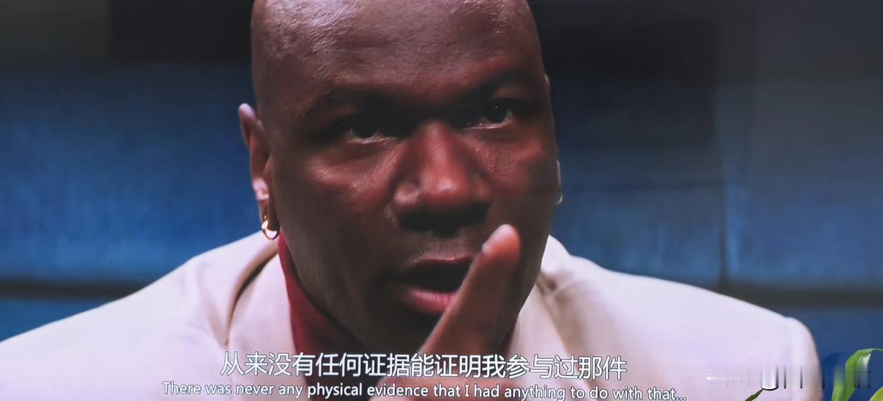 查了一下，拳王泰森似乎并没有出演过《谍中谍》电影，但是这个人看上去真的很像泰森。