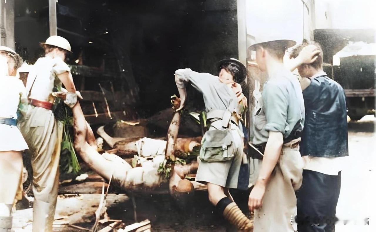 1937年8月14日，淞沪会战爆发后的第七天，日军对上海华界及国际势力控制的“中