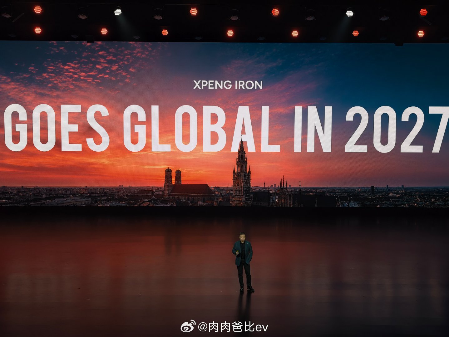 大师兄：机器人未来肯定会走向家庭场景，但商业场景可能会率先落地，导购，讲解IRO