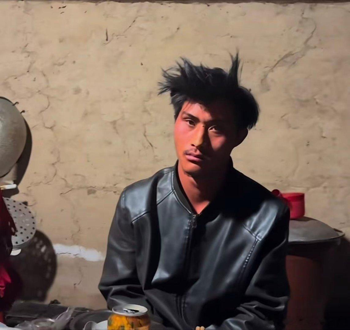 果然云南人春节只打巅峰赛没有华丽布景，只有满腔热爱！云南BIGBANG从麦坝旁小