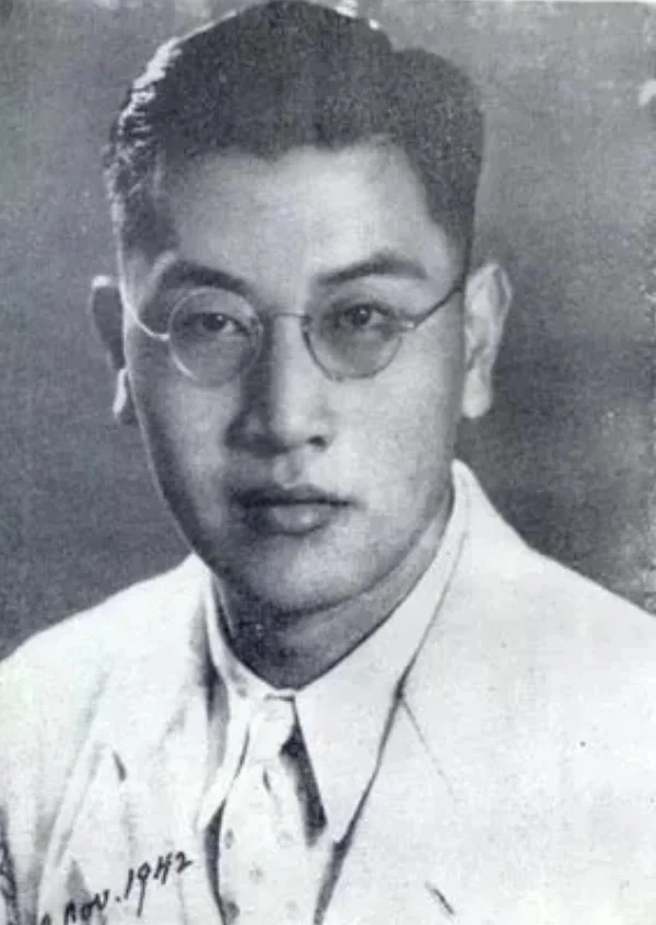 1935年，留学归国的戴望舒满心欢喜去找初恋情人，结果发现初恋瞒着他与...