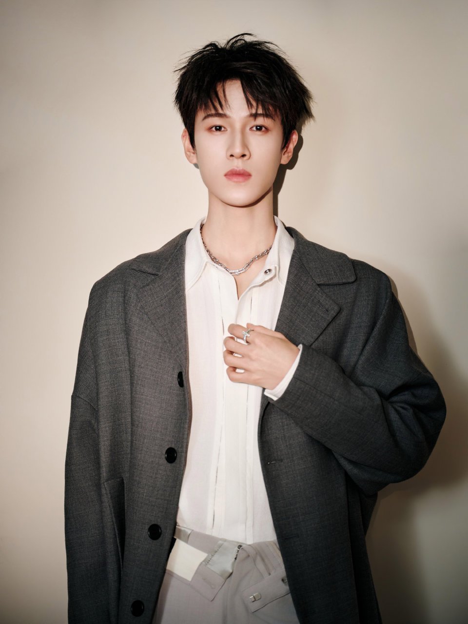 央视官宣跨晚阵容央视官宣邓为李昀锐央视官宣邓为和李昀锐了央视今年跨年阵容好强大，