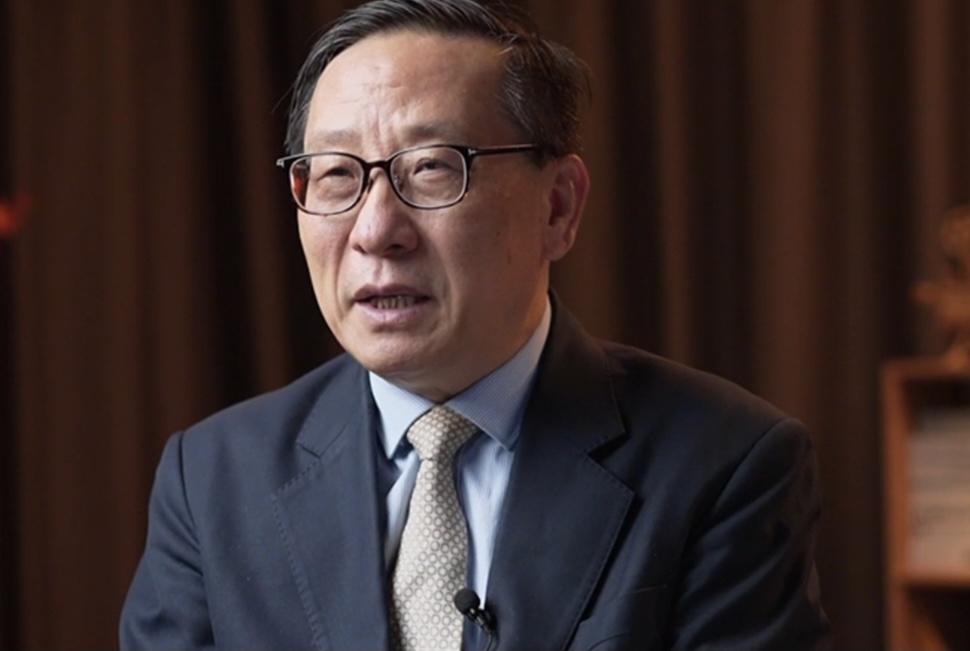 高教授提出建议，菲律宾军舰非法“坐滩”仁爱礁应该受罚。有人提出疑问了，怎么征收？