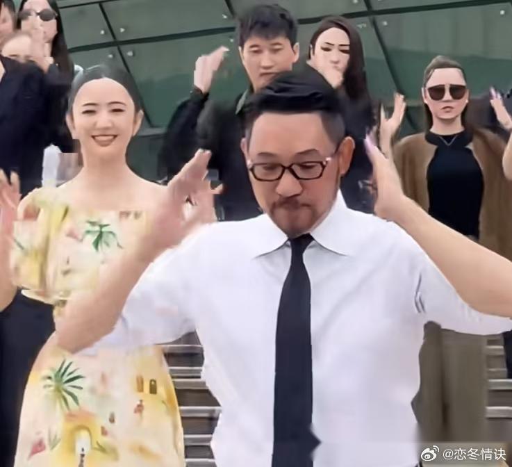 对不起了佟丽娅 虽然你跳舞跳的好 但是有句话我还是要说 你和林依轮还有法拉利大叔