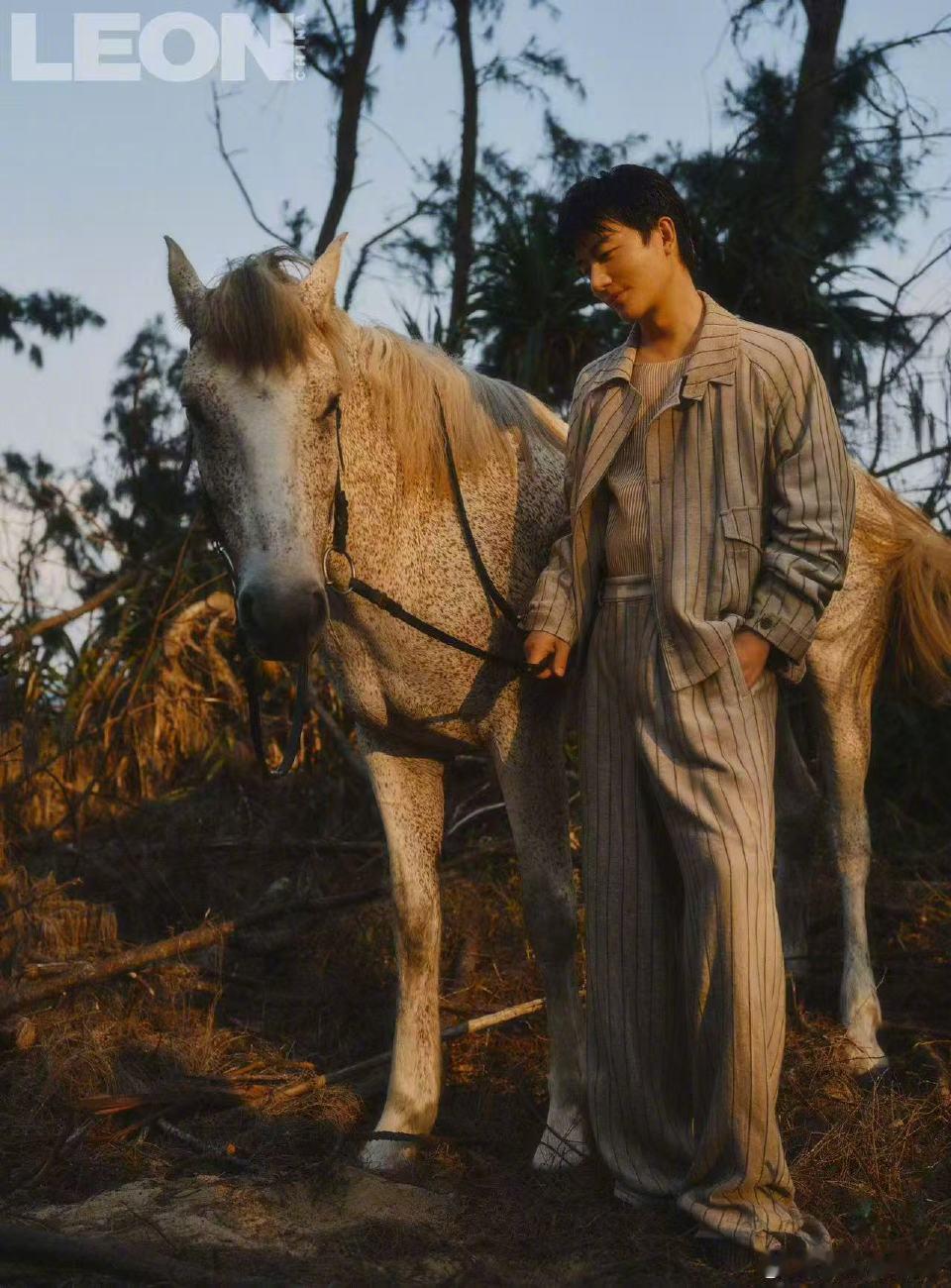 黄轩回应AI冲击影视行业黄轩说AI不能替代人类北影节上，黄轩谈AI与影视行业：“