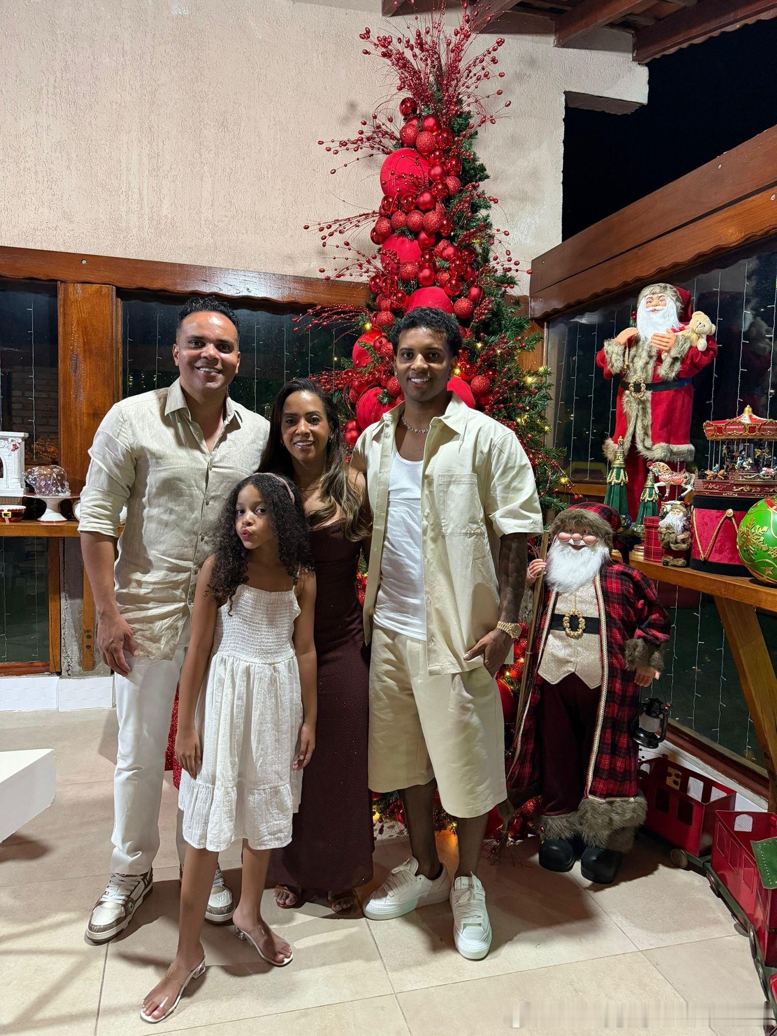 Feliz Natal a todos! Que Deus abençoe vo