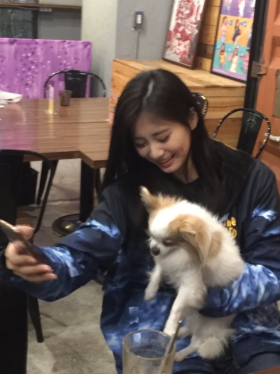 twice新国立演唱会 投稿【周子瑜】19年回台南过年时 在咖啡店留下的一组☕ 