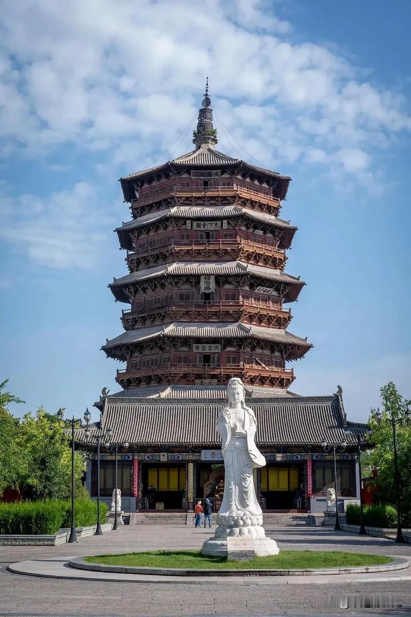 今年山西成为旅游热门城市，
这是我一直期待的，
可能是黑悟空的传说，
也可能是阴