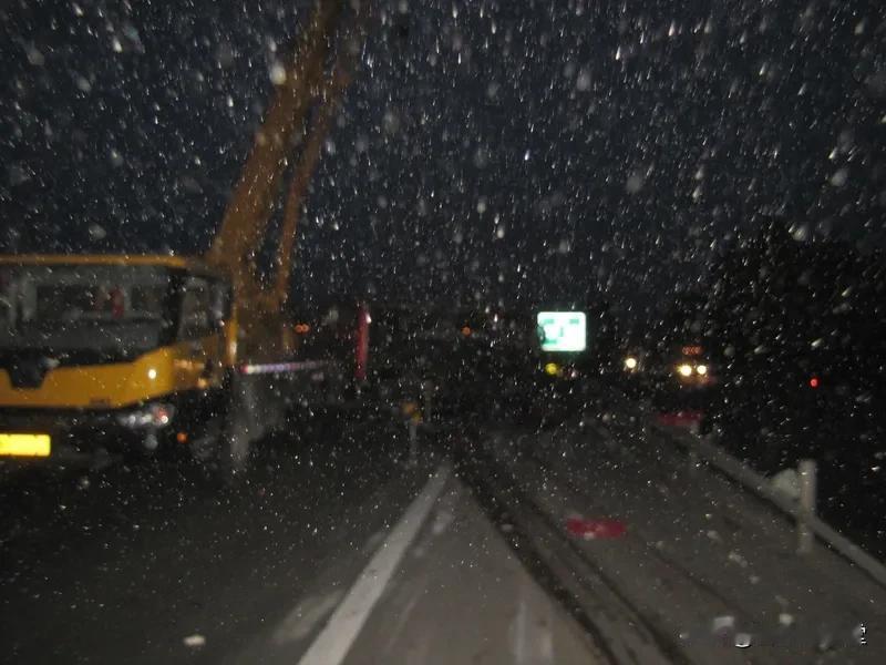 连霍高速车祸9死7伤！高速路车祸 12月6日22时许，G30连霍高速K3906公