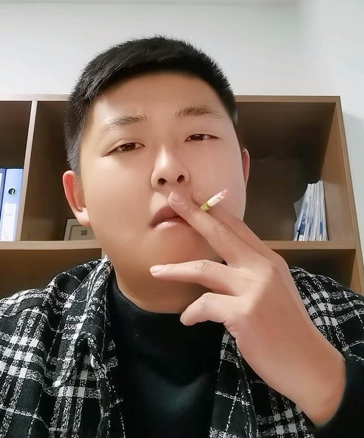 湖北帅哥张鑫去世，年仅28岁，曾当兵三年，母亲悲痛发文透露原因，不过细节之处还是