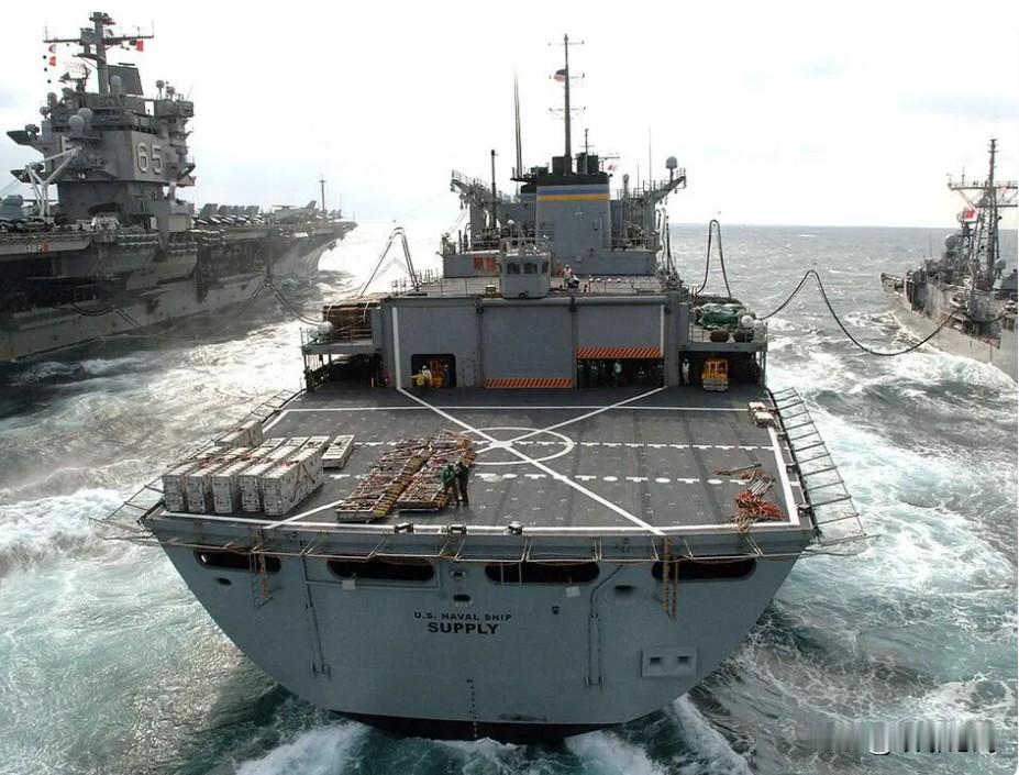 突发！美军两艘军舰海上相撞，现场画面曝光！

当地时间2月11日，美军特鲁克斯顿