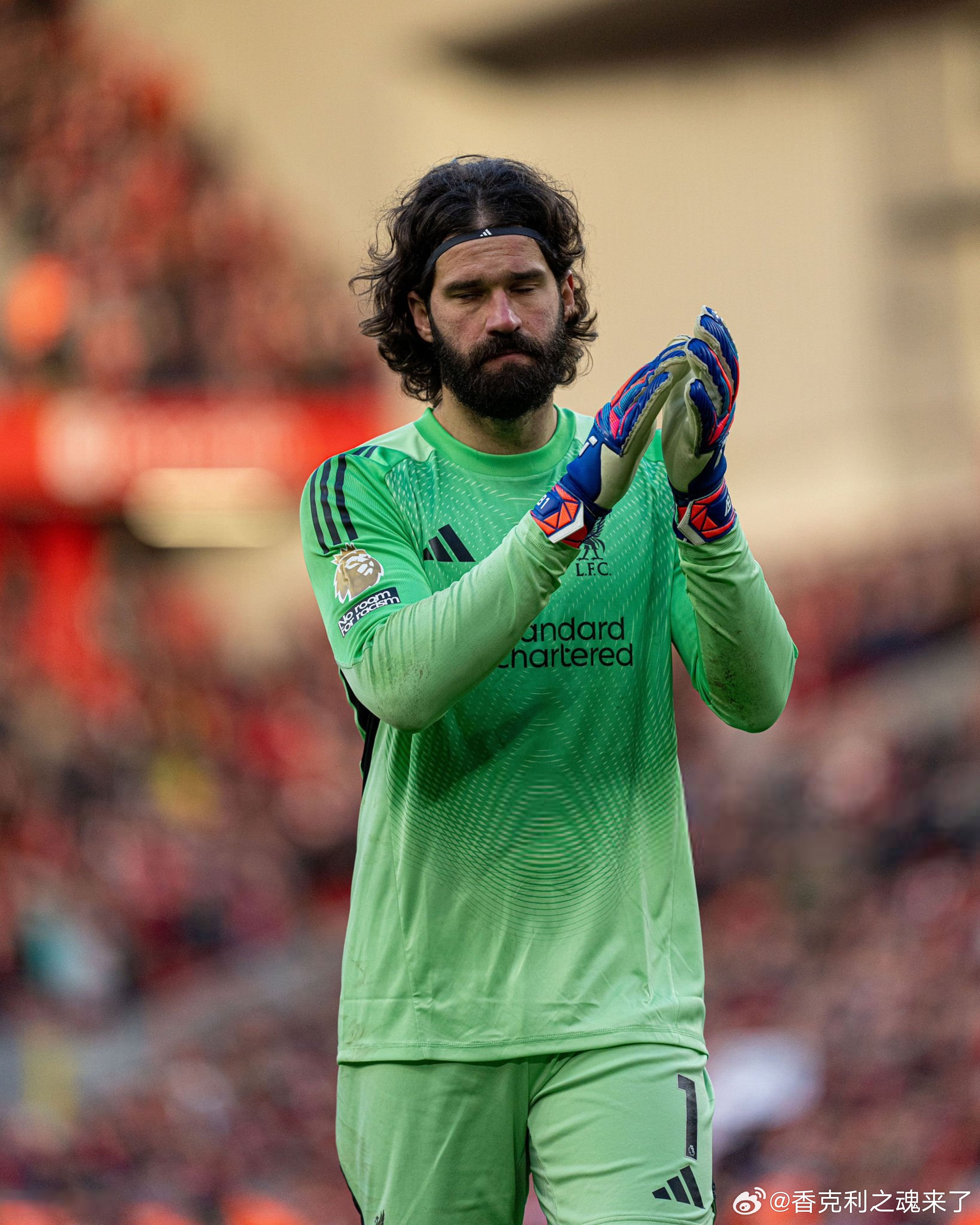 斯洛特透露阿里森可以在对阵热刺的比赛复出！基耶萨昨晚感到身体不适，因此今天没有参