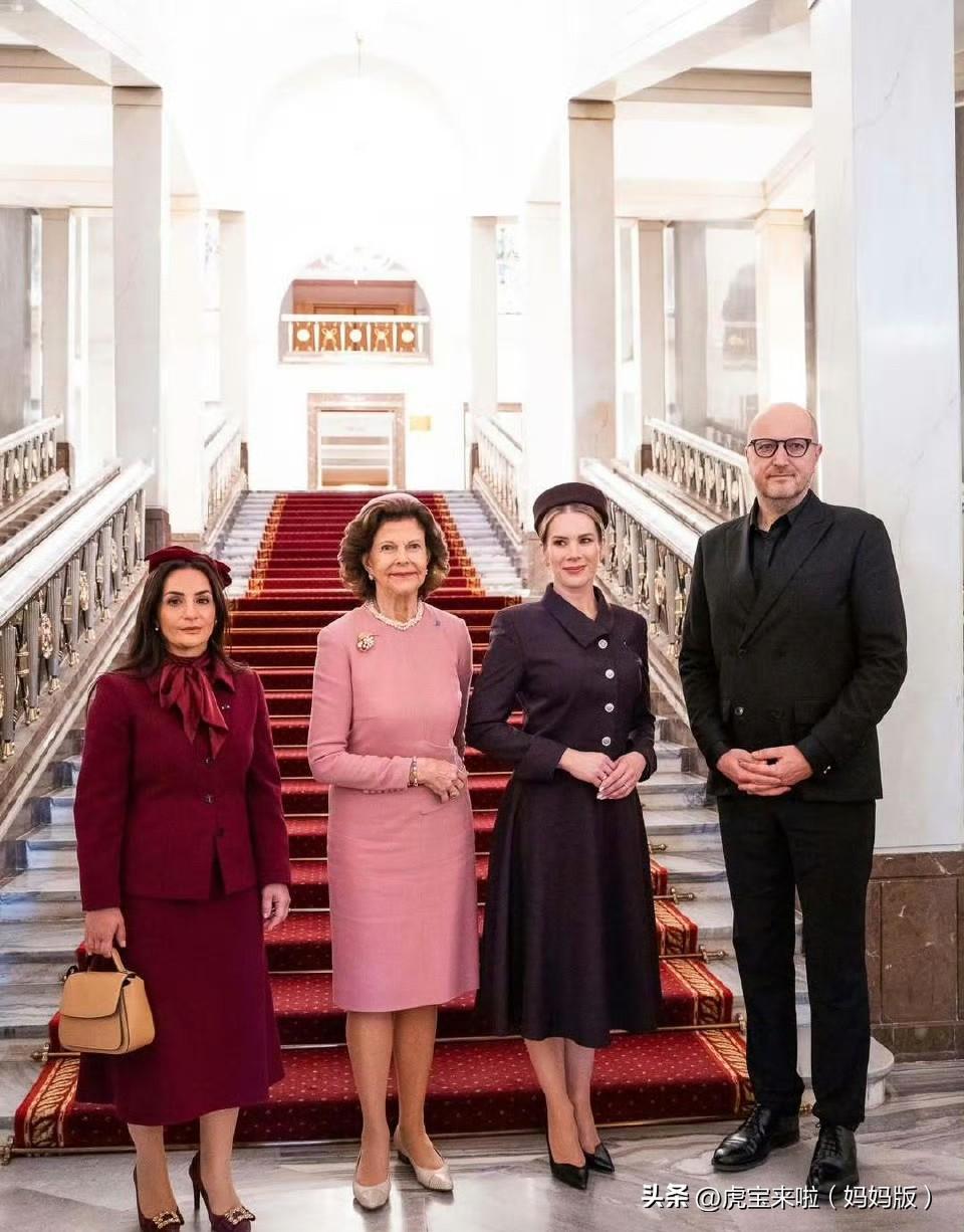 瑞典王后参观波兰国家歌剧院！获赠芭蕾舞鞋🩰
