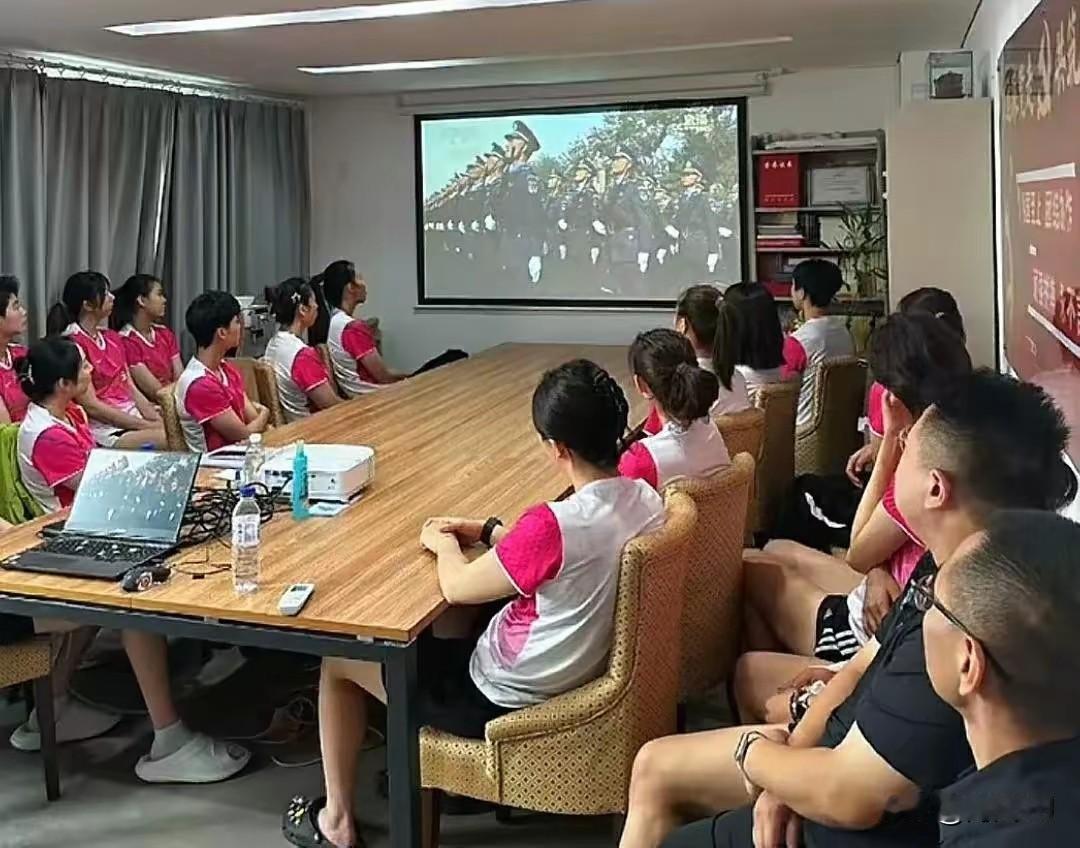 🇨🇳女排需要什么
     中国女排本届世锦赛止步十六强，追平历史最差战绩。