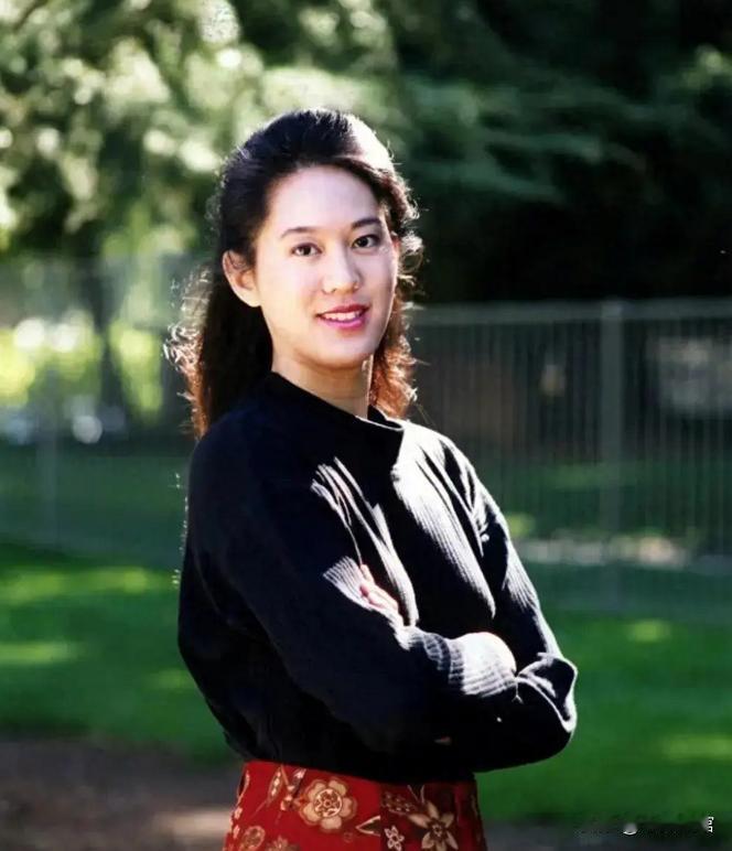 2004年，揭露南京大屠杀真相的张纯如被发现死在车内，许多人都以为她是自杀，19