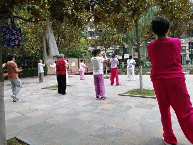 中老年人锻炼后浑身酸痛，正常吗？多久能恢复？