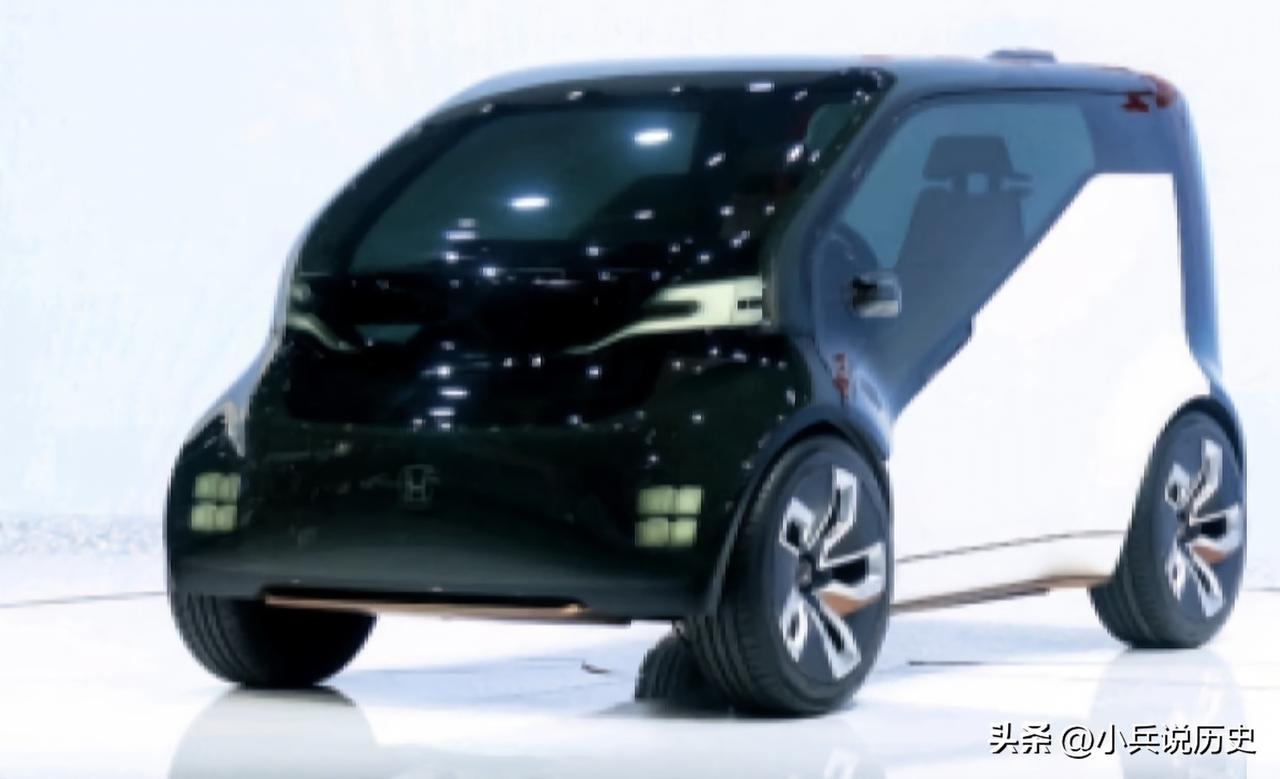 我差不多是个废人了——本田 NeuV电动概念车
当我一度怀疑本田沉湎于贩卖各种赚