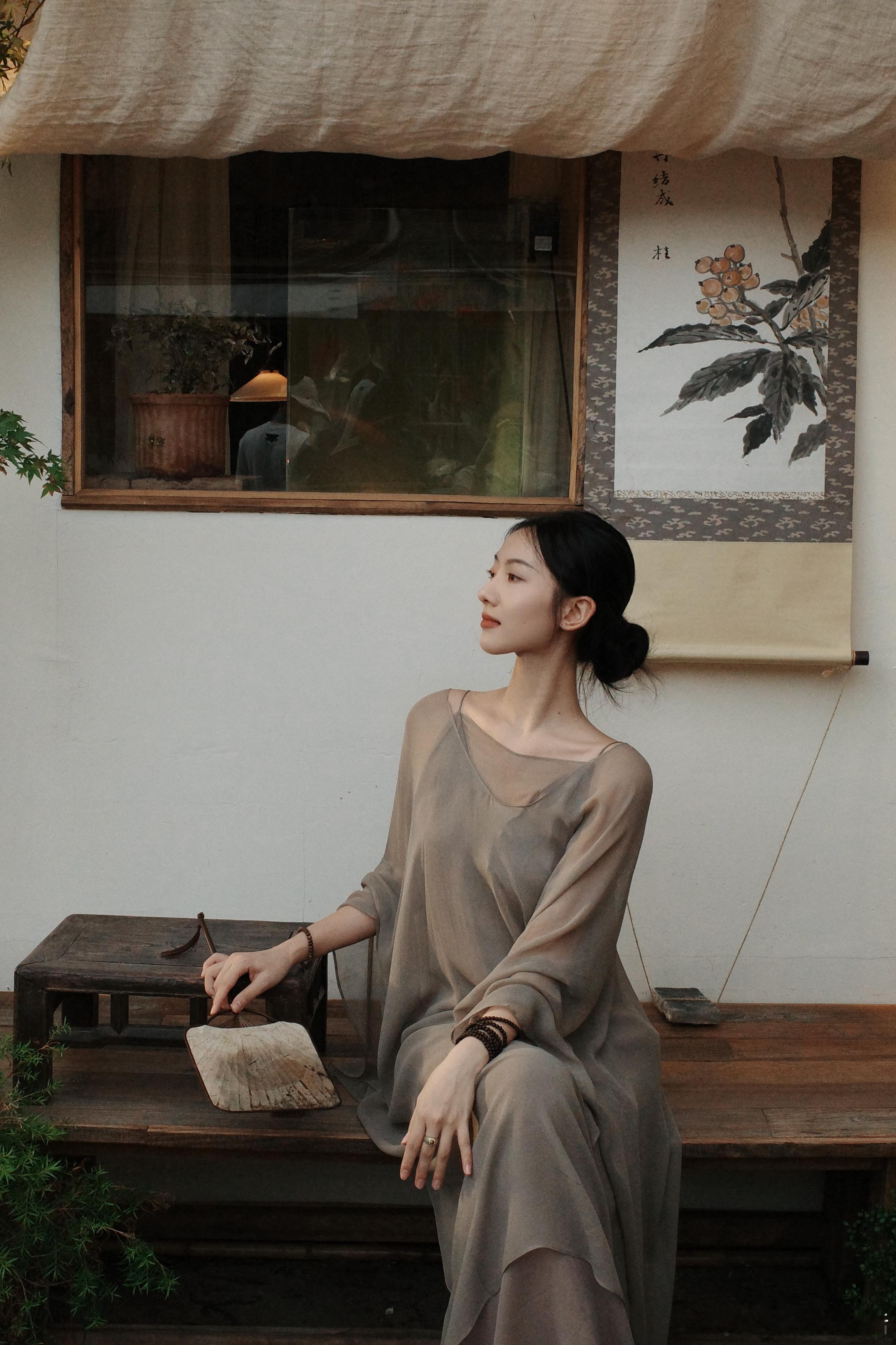 朋友说我是一个头发丝都散发着木头🪵气息的植物系女孩儿 ​​​